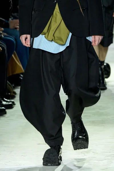 Look 60